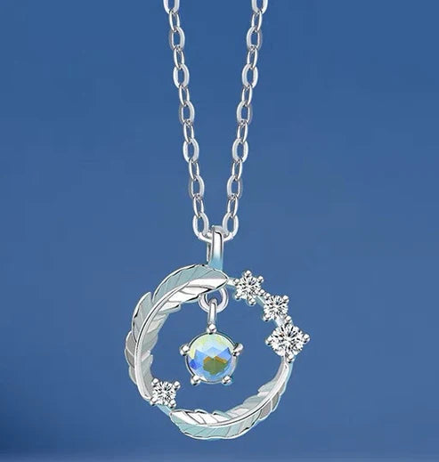 Blue diamond feather circle-necklace